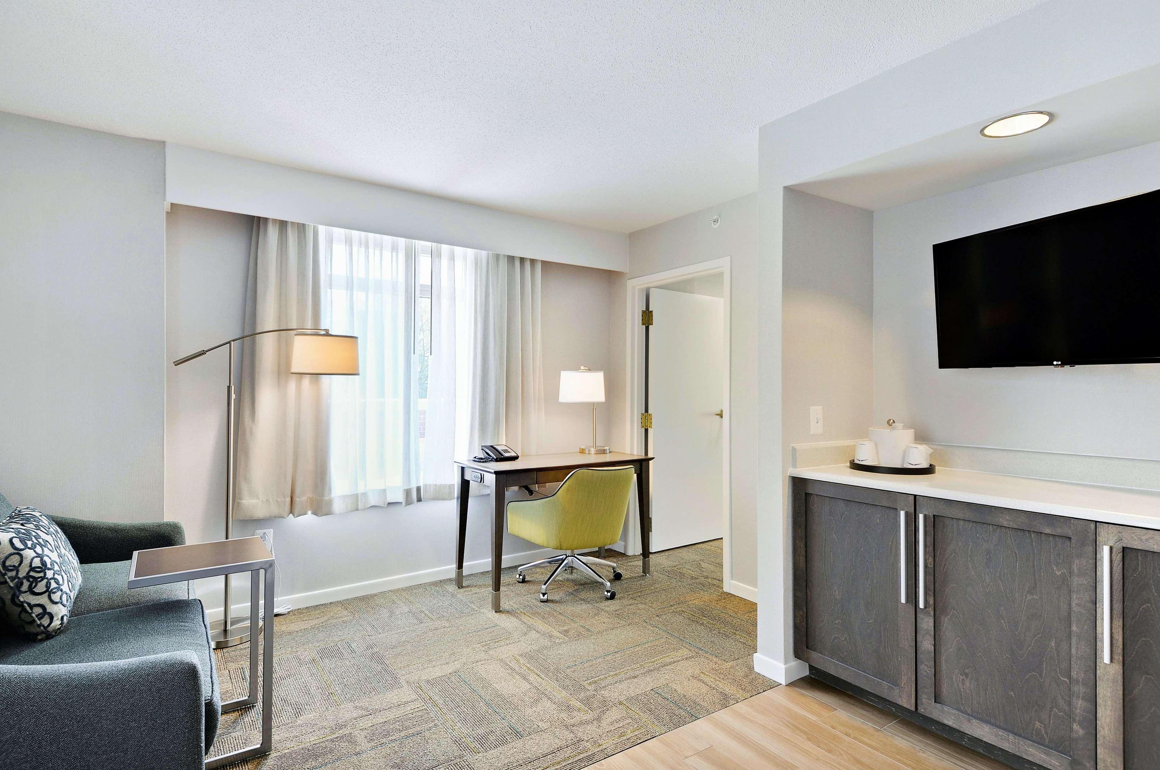 Hampton Inn Alexandria/Old Town Екстериор снимка