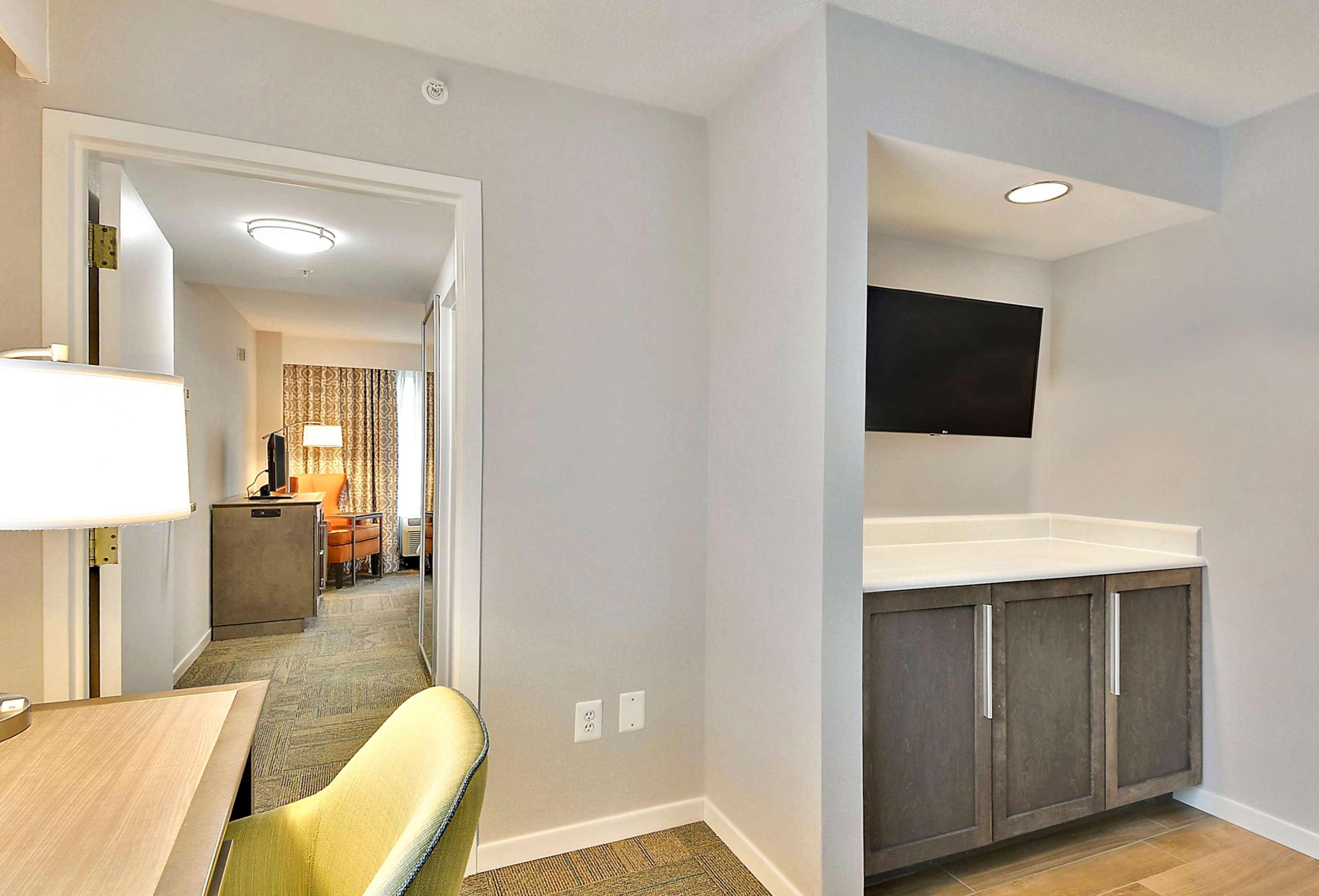 Hampton Inn Alexandria/Old Town Екстериор снимка