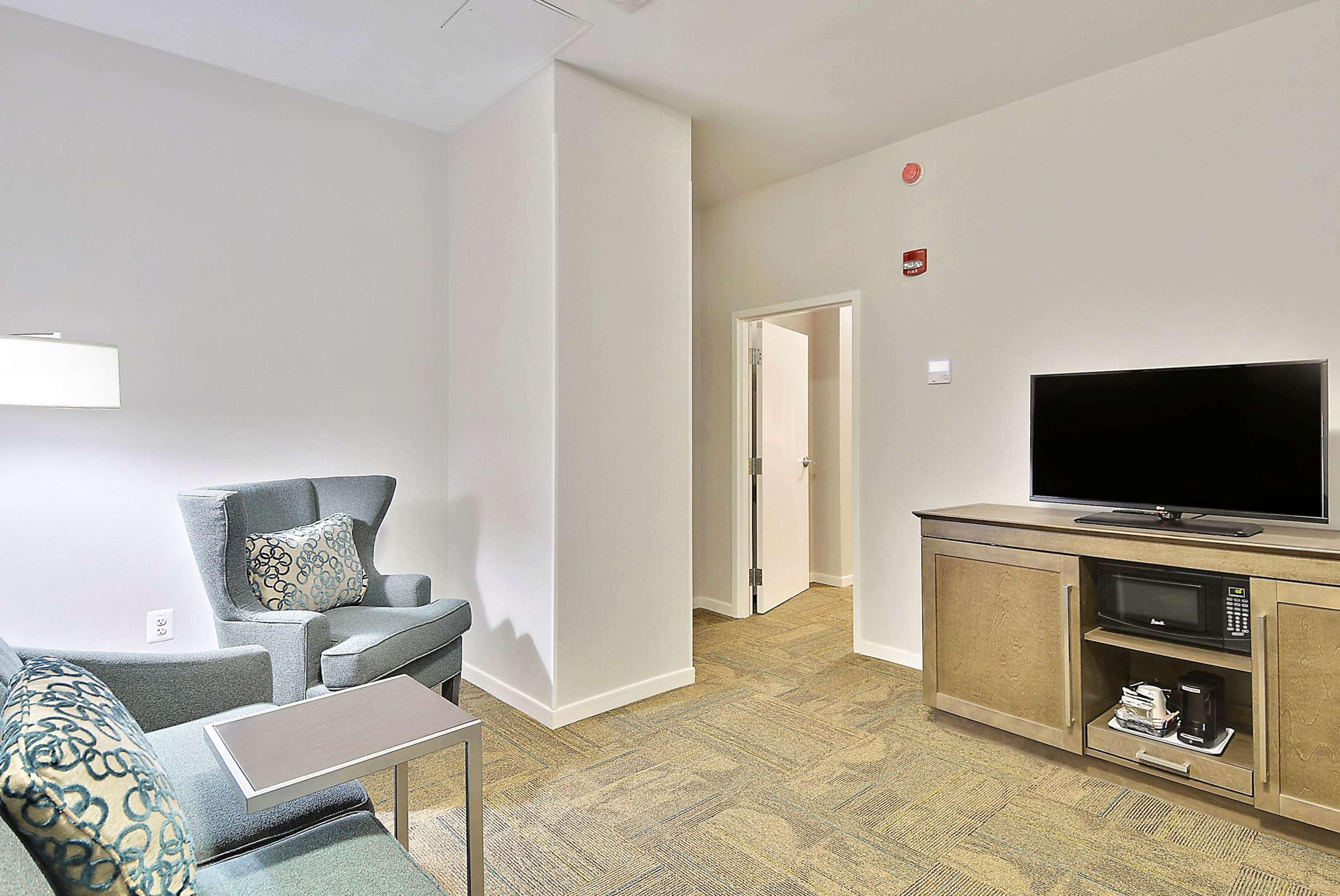 Hampton Inn Alexandria/Old Town Екстериор снимка