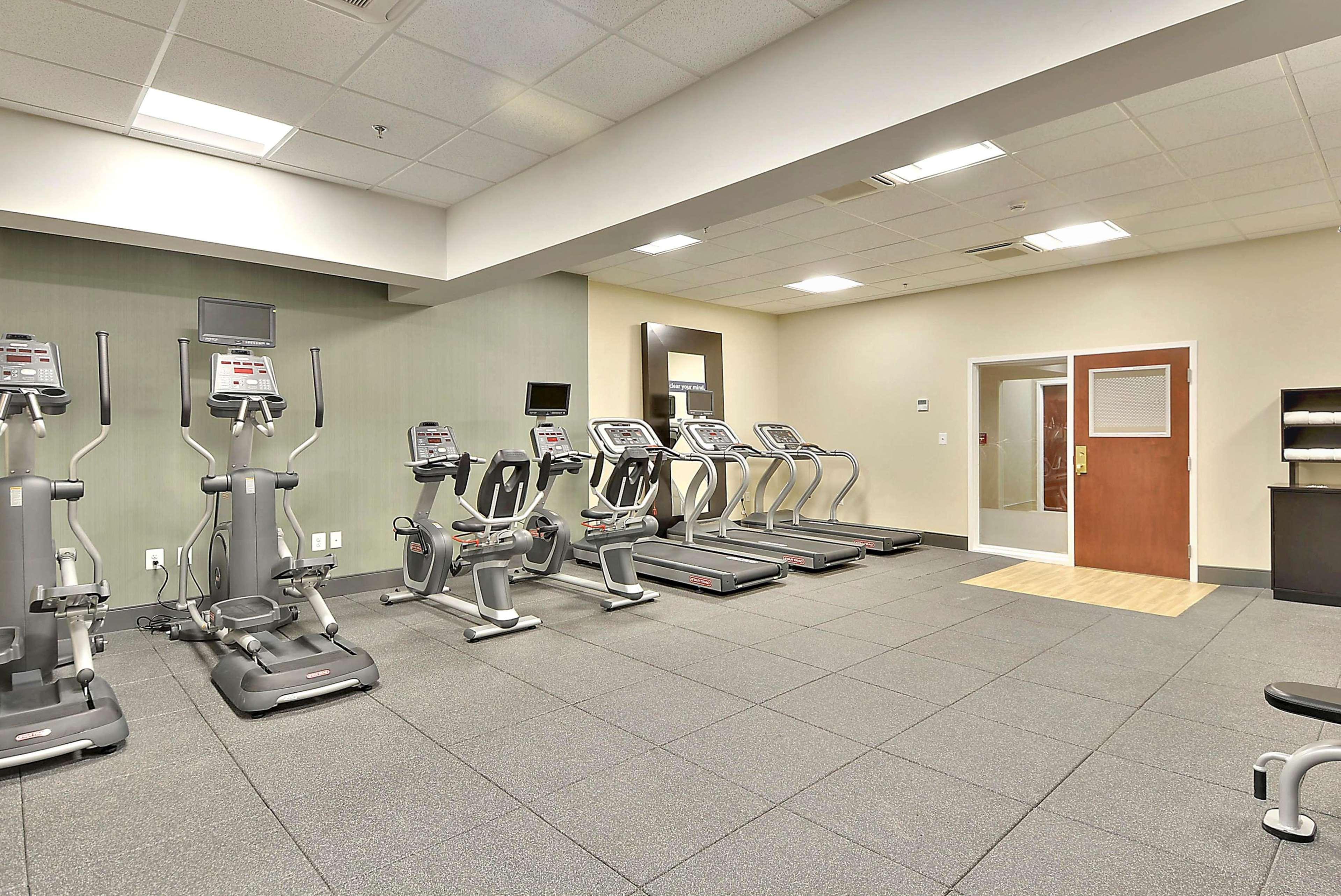 Hampton Inn Alexandria/Old Town Екстериор снимка