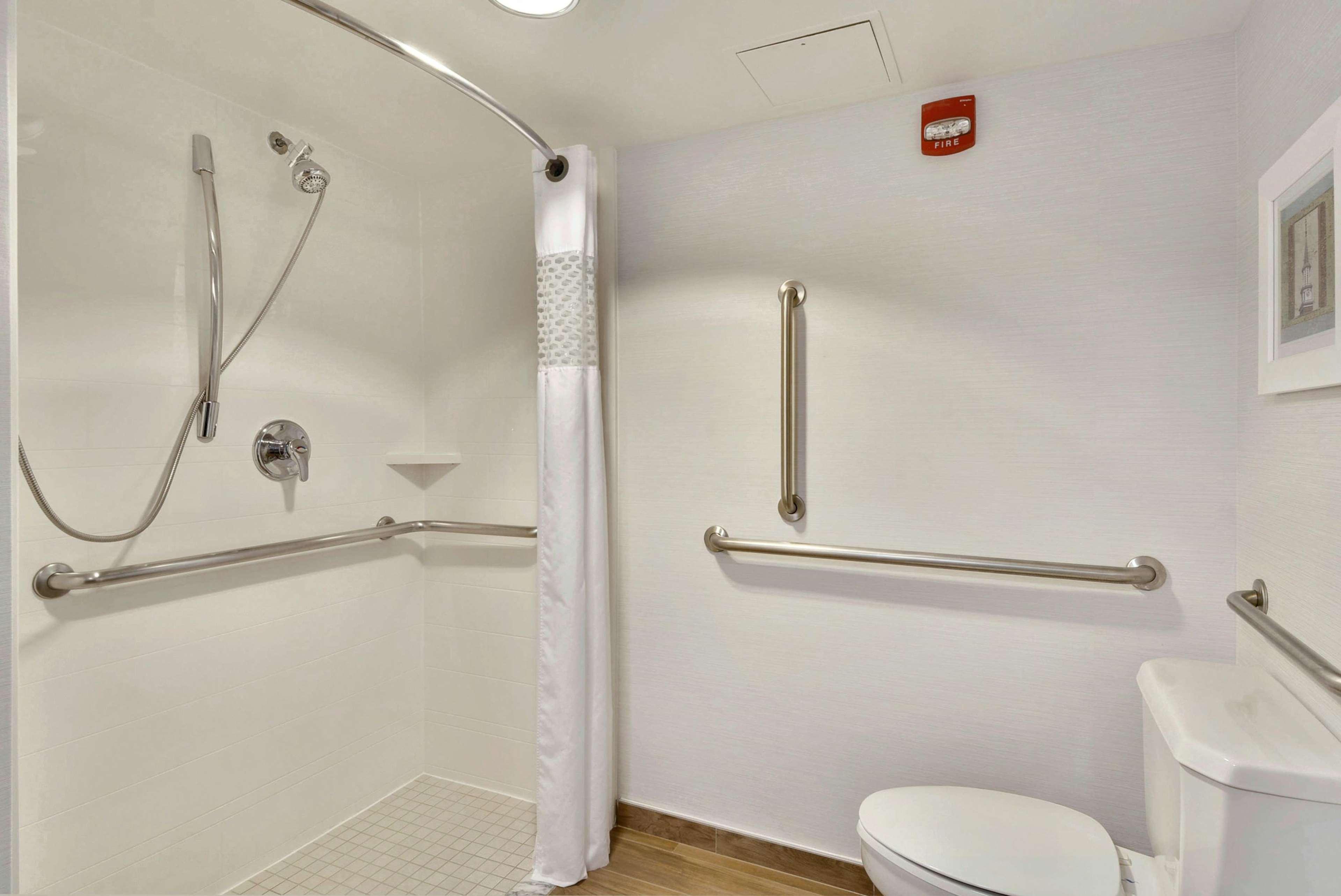 Hampton Inn Alexandria/Old Town Екстериор снимка