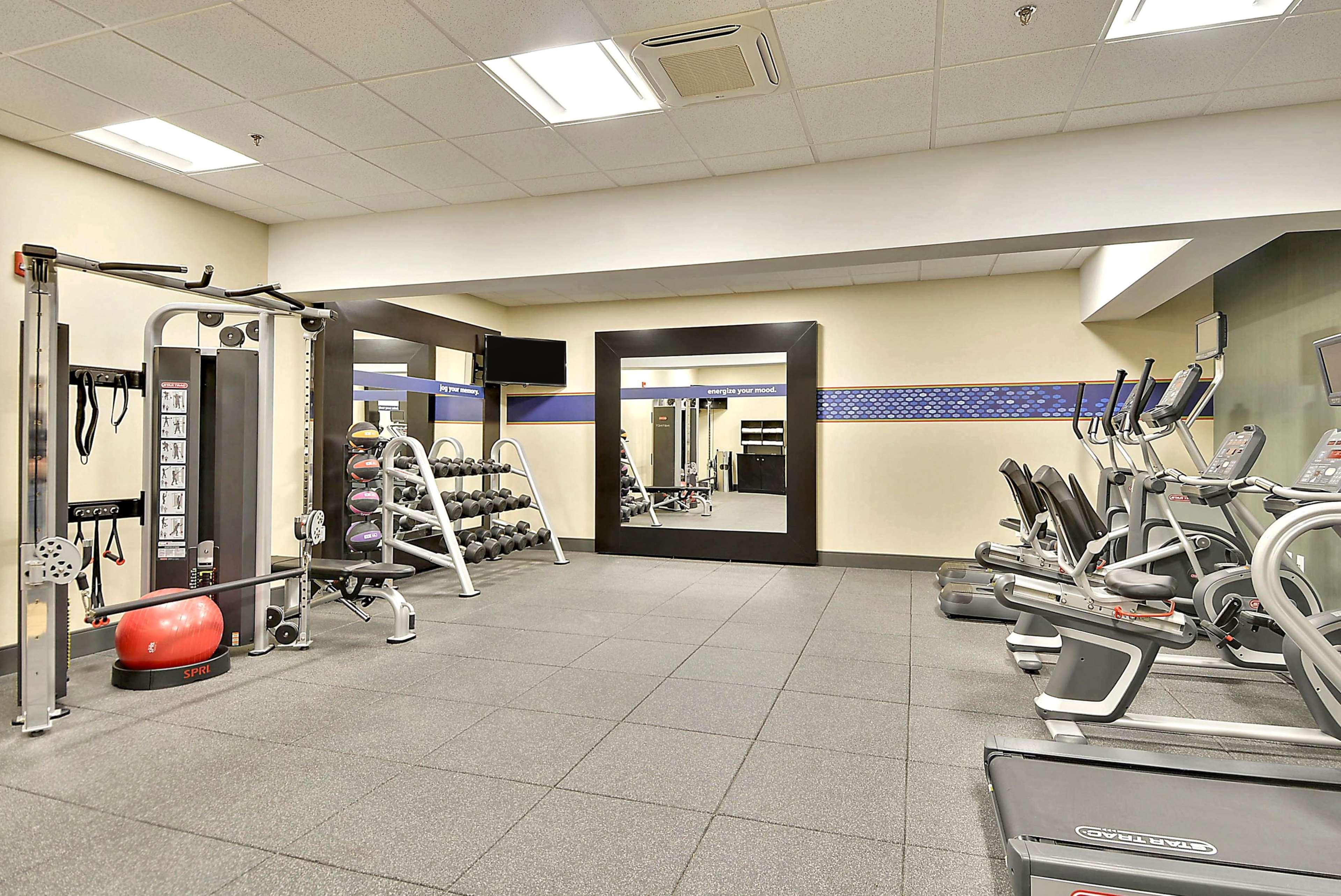 Hampton Inn Alexandria/Old Town Екстериор снимка