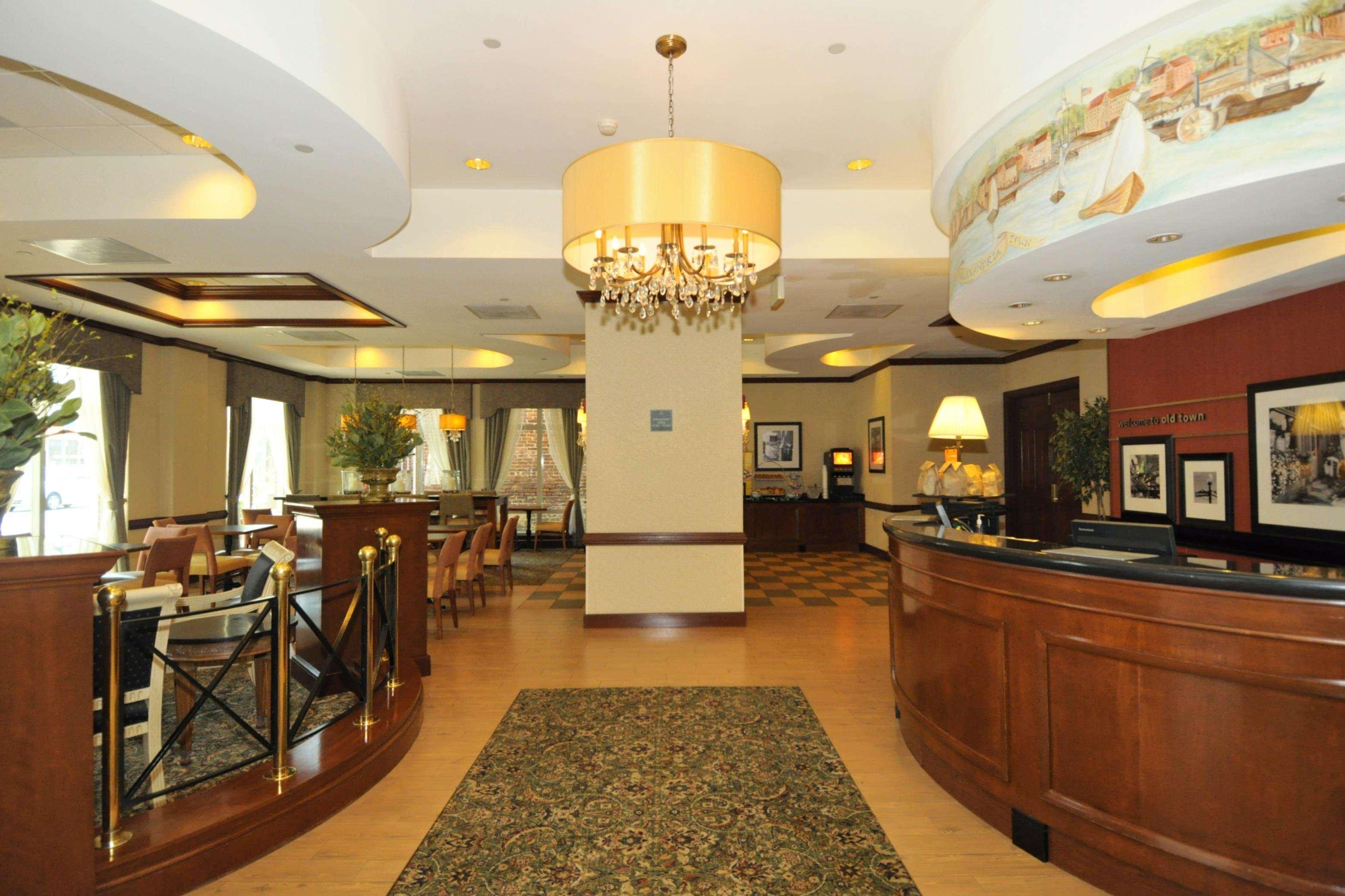 Hampton Inn Alexandria/Old Town Екстериор снимка