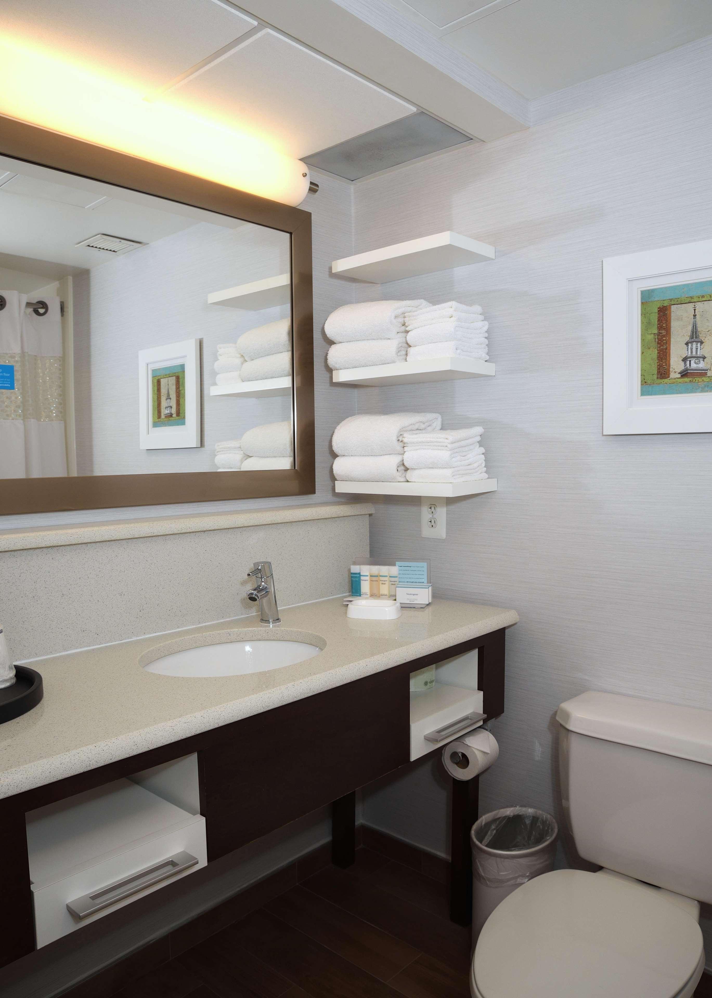Hampton Inn Alexandria/Old Town Екстериор снимка