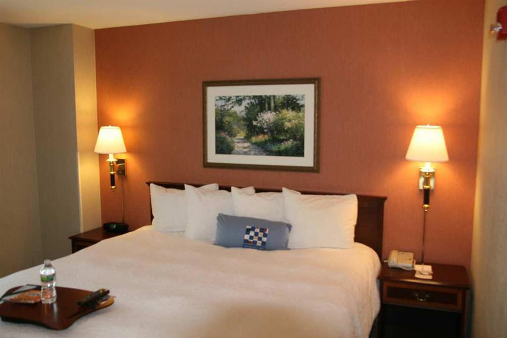 Hampton Inn Alexandria/Old Town Стая снимка
