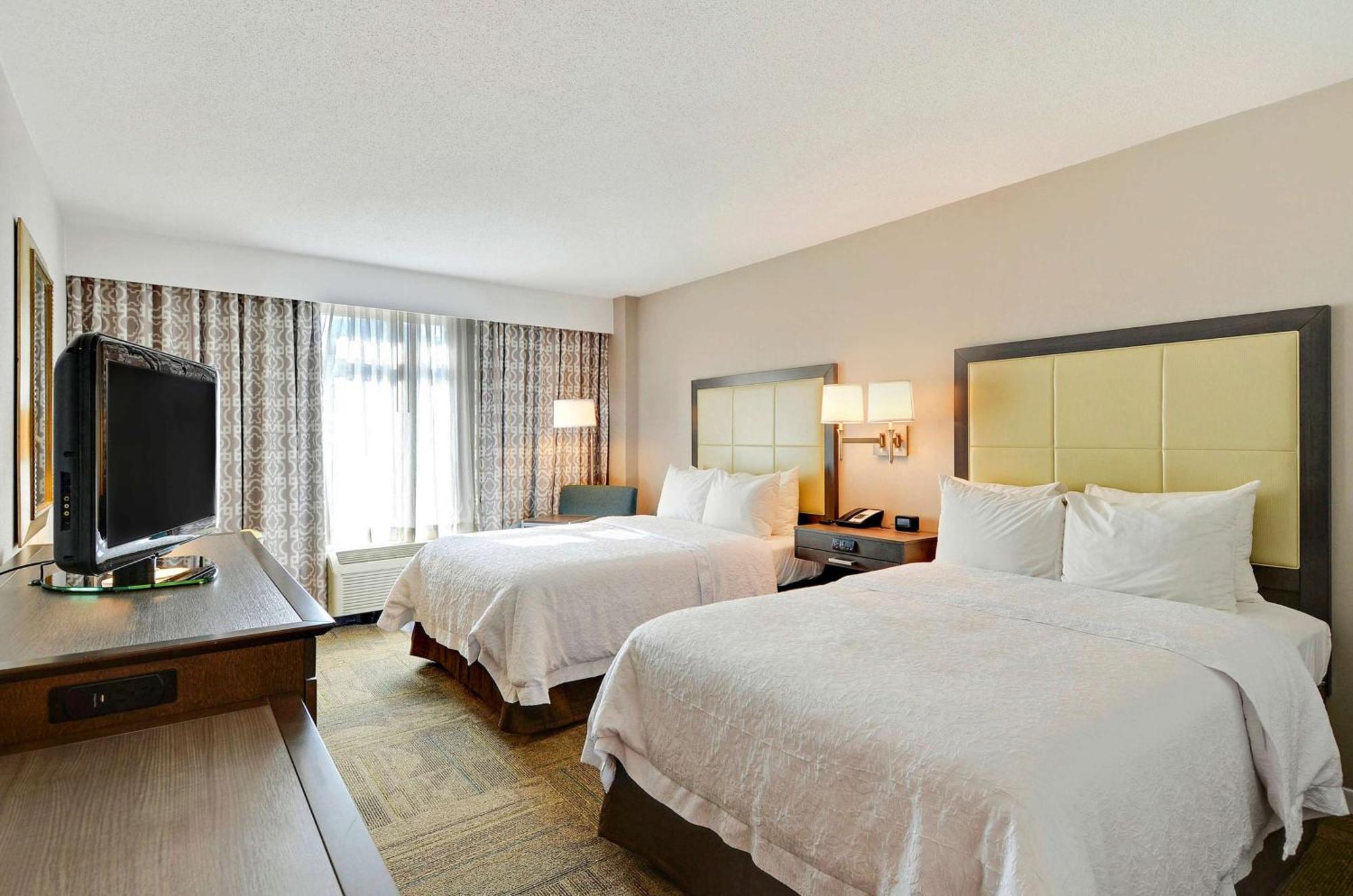 Hampton Inn Alexandria/Old Town Екстериор снимка