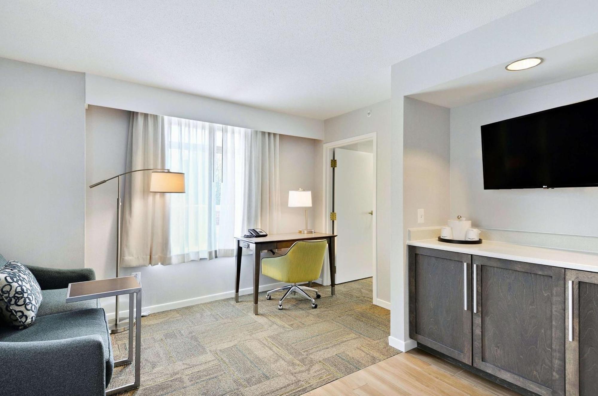 Hampton Inn Alexandria/Old Town Екстериор снимка