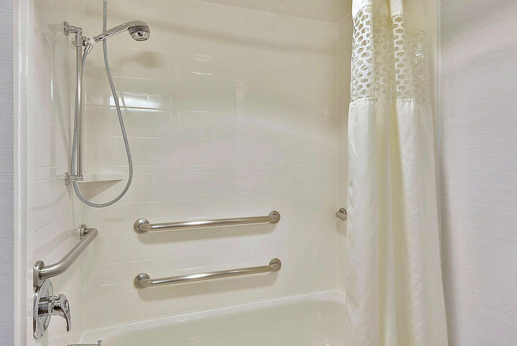 Hampton Inn Alexandria/Old Town Екстериор снимка