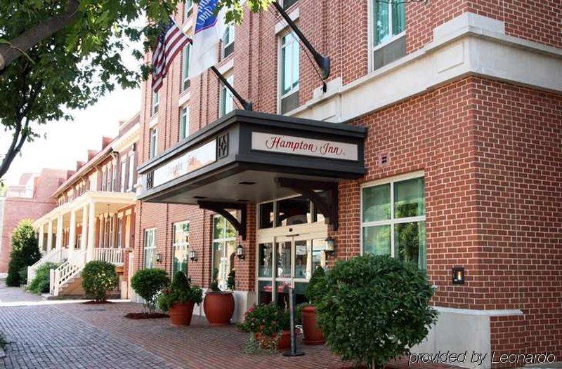 Hampton Inn Alexandria/Old Town Екстериор снимка