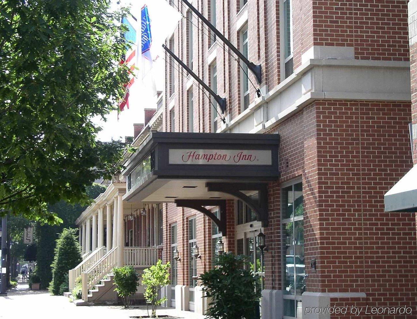 Hampton Inn Alexandria/Old Town Екстериор снимка