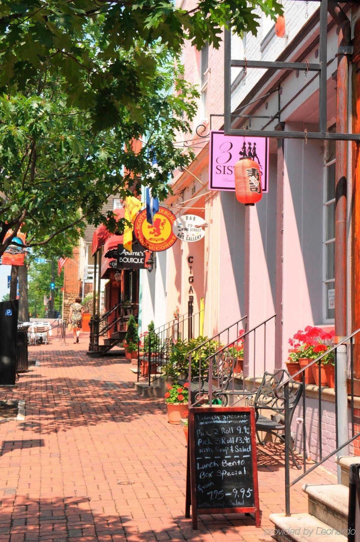 Hampton Inn Alexandria/Old Town Екстериор снимка