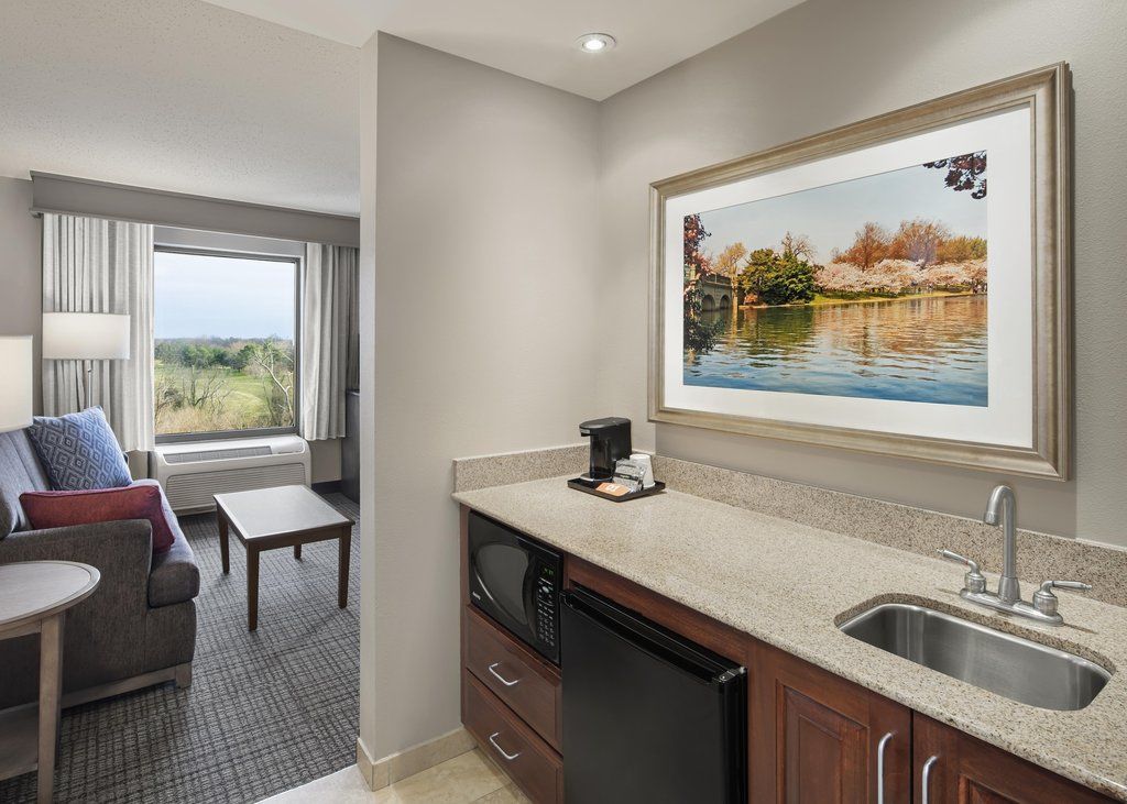 Hampton Inn Alexandria/Old Town Екстериор снимка