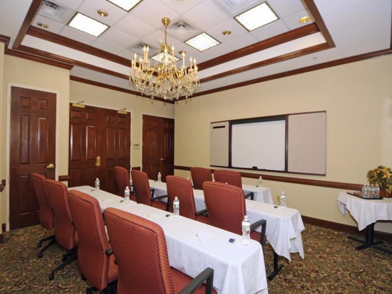 Hampton Inn Alexandria/Old Town Екстериор снимка